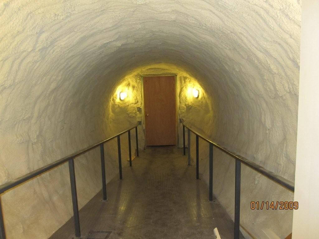 Ww2O4baT-Finished_under_ground_tunnel